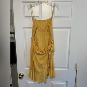 Yellow dress size XL